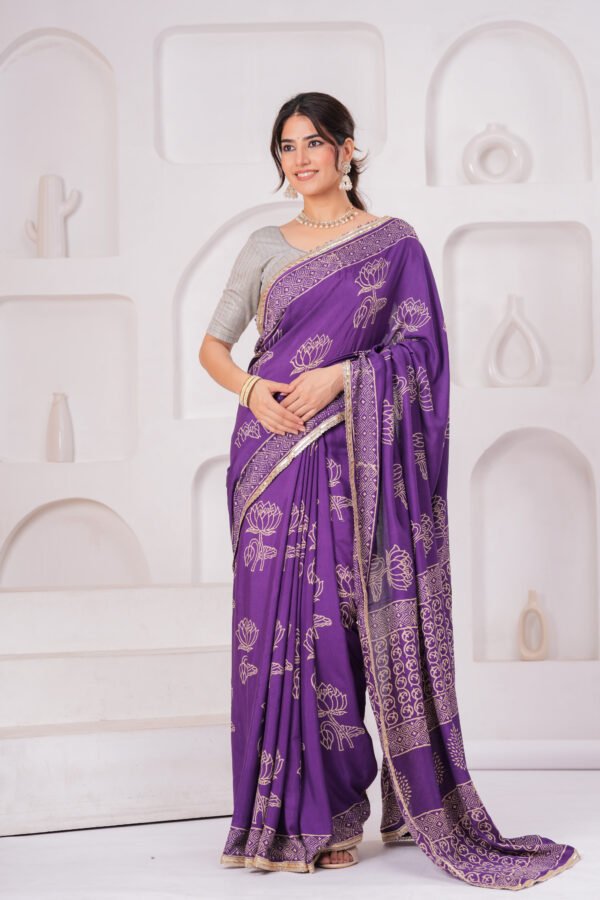 Elegant Muslin Modal Silk Printed Saree with Zari Border & Designer Pallu