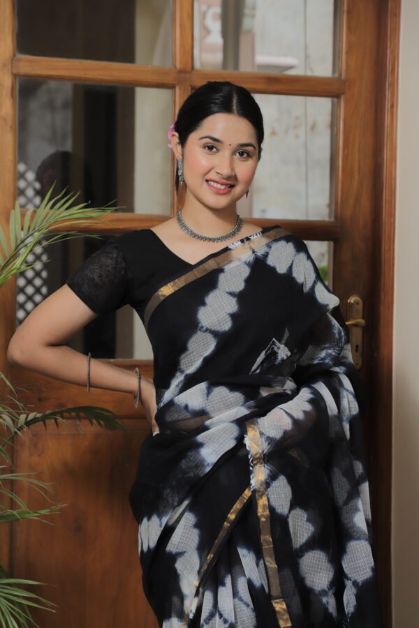 🖤 Premium Kota Doria Tie-Dye Printed Saree with Zari Border