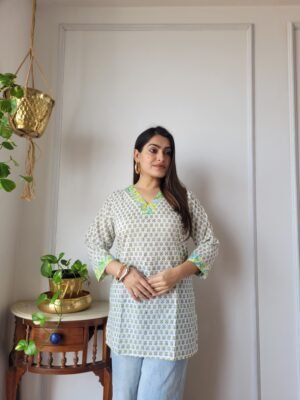 Women’s Off-White Floral Printed Casual Top