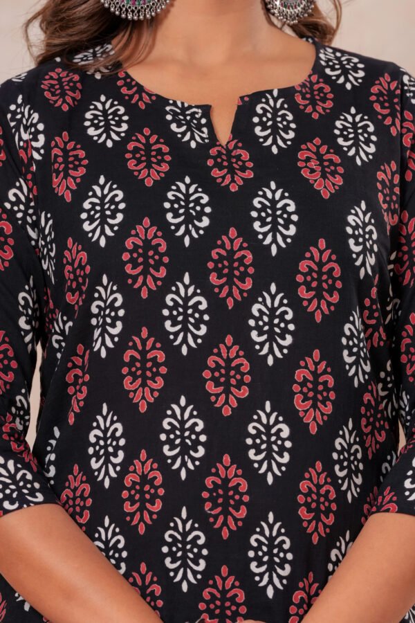 Women’s Printed Kurta Pant Set (Black)