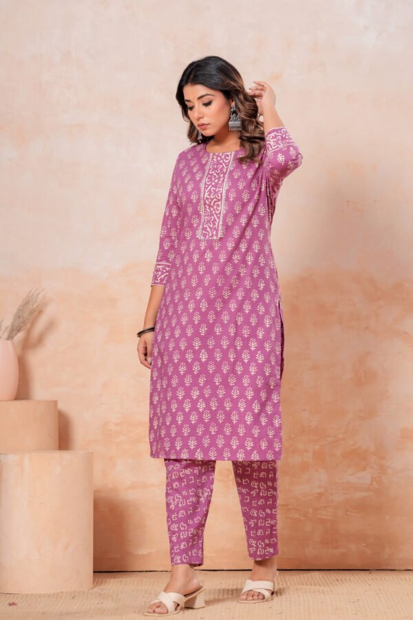 Women’s Printed Kurta Pant Set (Mauve/Purple)