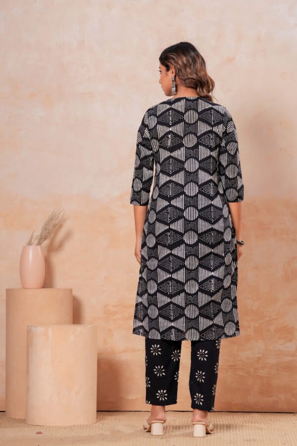 Women’s Black & White Printed Kurta Pant Set