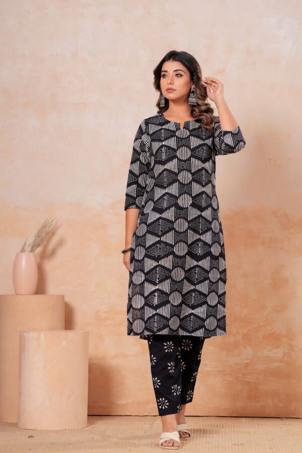 Women’s Black & White Printed Kurta Pant Set