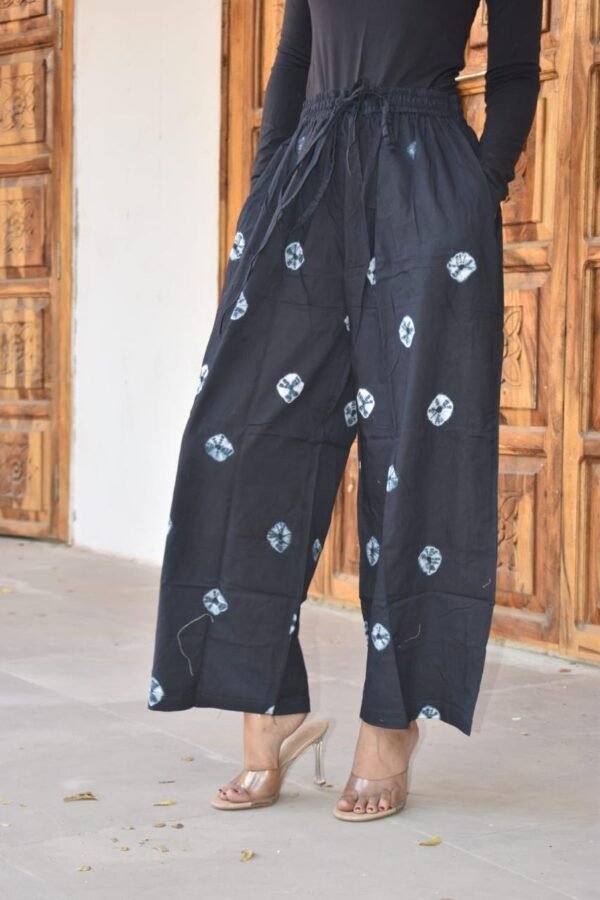 Elegant Free Size Palazzo – Minimal Printed Casual Wear (Black)